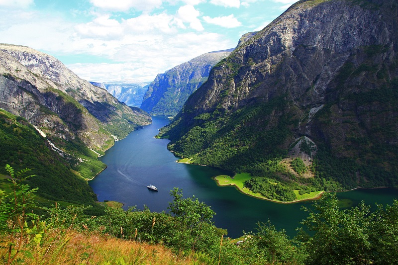  آبدره‌های نروژ (Norwegian Fjords) 