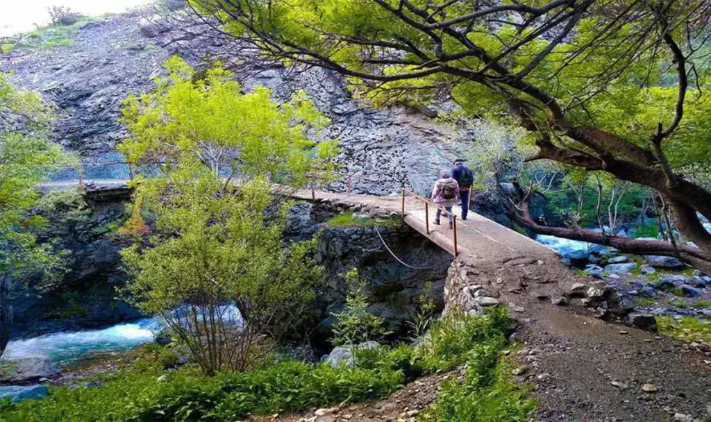 مسیر قله چین کلاغ از درکه و سعادت آباد